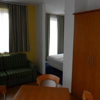 Family Room (2 Adults + 2 Children)