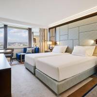 Executive Twin Room with Danube View and Executive Lounge Access