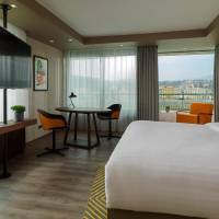Corner Studio Suite with M Club Lounge Access