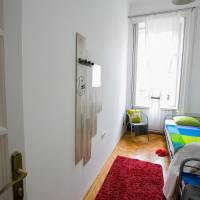 Budget Twin Room with Shared Bathroom