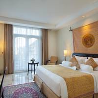 Deluxe Legacy King Room with Pool View