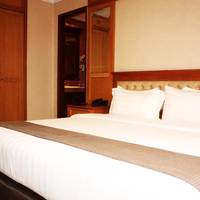 Honeymoon Suite