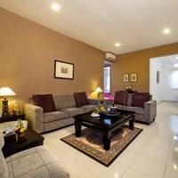 Family Room with Free Airport Pick Up