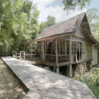 Traditional Vintage Teak House