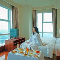 Executive One-Bedroom Apartment with City View