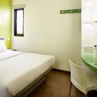 Smart Queen Room