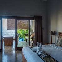Deluxe Double Room with Terrace and Beach View