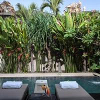 Deluxe Pool Access Suite - FREE UPGRADE to One-Bedroom Pool Villa