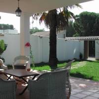 Three-Bedroom House (6 Adults)