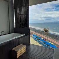 Ocean Front Twin Studio Suite