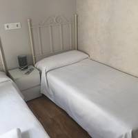 Twin Room 2 beds with private bathroom
