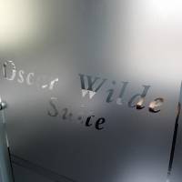 The Oscar Wilde Suite ( King )