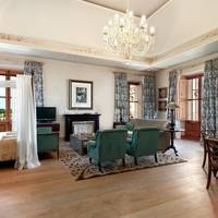 Suite at Ponent Buildings (2 Adults + 2 Children)