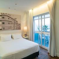Deluxe Double Room with Balcony and Front Sea View