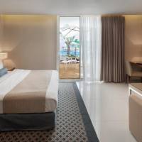 Deluxe Double Room with Pool Access