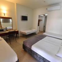 Family Room (5 Adults)