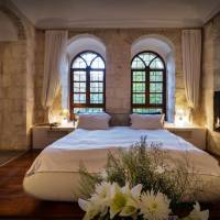 Luxury Suite with Bath
