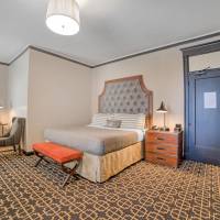 Junior King Suite with Seating Area