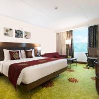 Premium King Room  - 3 pints of beer or 2 IMFL Drinks, 2 pcs laundry, Late checkout at 1500 hours Subject to Availability, Fruit Basket/Upgraded Amenities