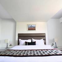 Deluxe Suite (1+1 Happy Hour from 11am - 11pm)