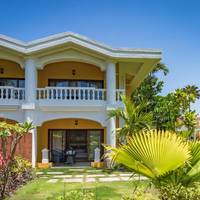 Premium Villa Room Garden View King Bed 