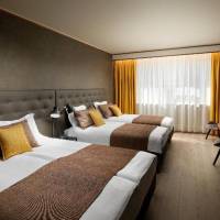 Room #9817045