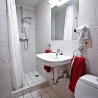 Twin Room with Private Bathroom
