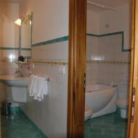 Deluxe Suite with Spa Bath
