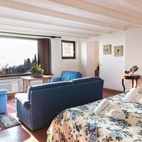 Apartment with City View - Separate Building
