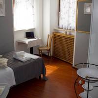 Single Room with Shared Bathroom