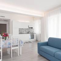Apartment with Balcony - via Isonzo 2