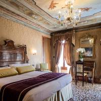Deluxe Double or Twin Room with Terrace and Canal View
