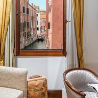 Junior Suite with Canal View