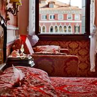 Junior Suite with Canal View
