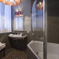 Luxury Double Room with Garden View