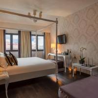 Junior Suite with Canal View
