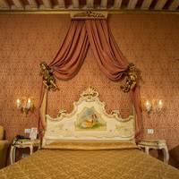 Deluxe Double or Twin Room with Canal View