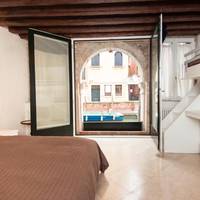 One-Bedroom Apartment with Canal View 