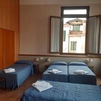 Quadruple Room with Private External Bathroom