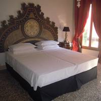 Suite with Garden View and Private Internal Bathroom