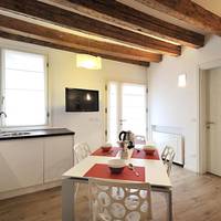 Two-Bedroom Apartment with 2 Bathrooms 