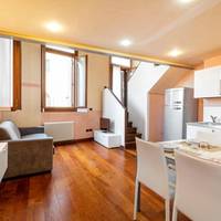 Apartment - Split Level with 2 bathrooms
