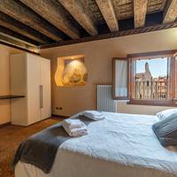 Two-Bedroom Apartment with 2 Bathrooms 