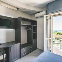 Double or Twin Room with Sea View