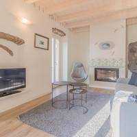 Apartment with Lake View