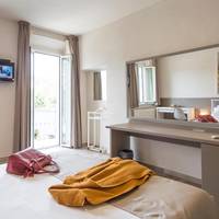 Deluxe Double Room with Balcony and Lake View
