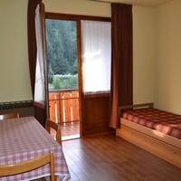 One-Bedroom Apartment (4 Adults)