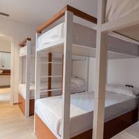 Bed in 8-Bed Dormitory Room with En-Suite Bathroom