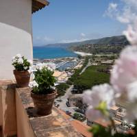 Apartment with Sea View - Separate Building