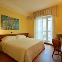 Double Room with Queen Bed
